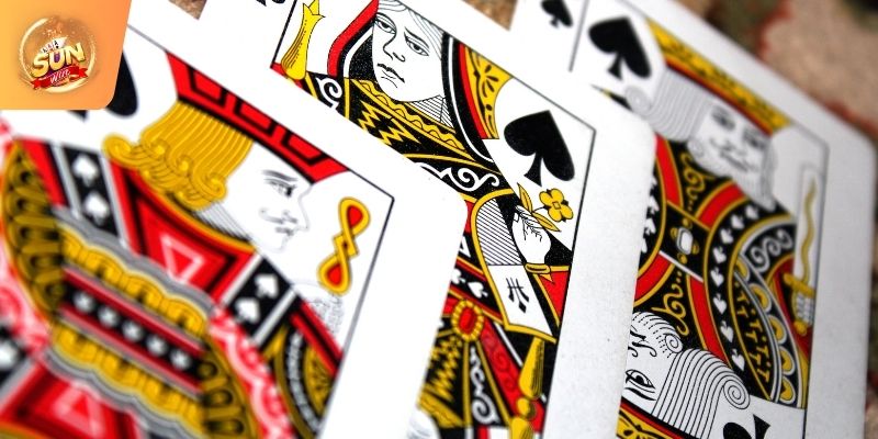 Luật rút bài thứ ba trong baccarat cần nắm.